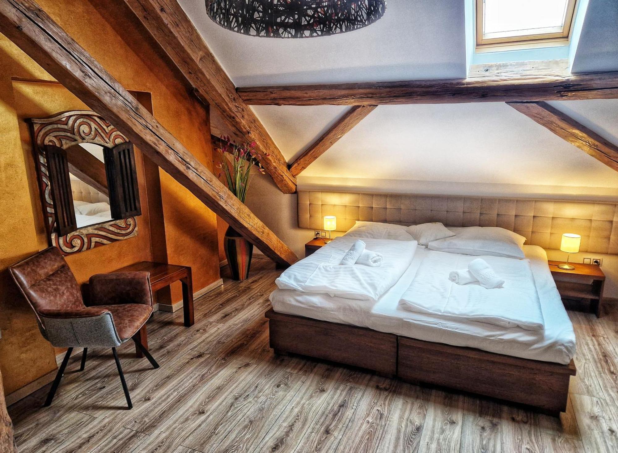 In Spirit, Hotel V Roznovskem Pivovaru - Pivni Lazne, Wellness & Cokoladovna Roznov pod Radhostem Bagian luar foto