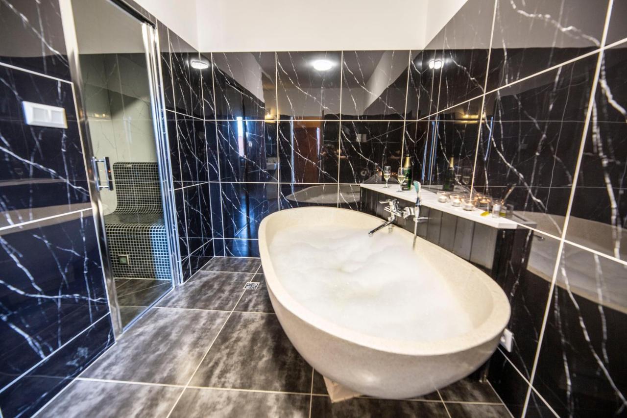 In Spirit, Hotel V Roznovskem Pivovaru - Pivni Lazne, Wellness & Cokoladovna Roznov pod Radhostem Bagian luar foto