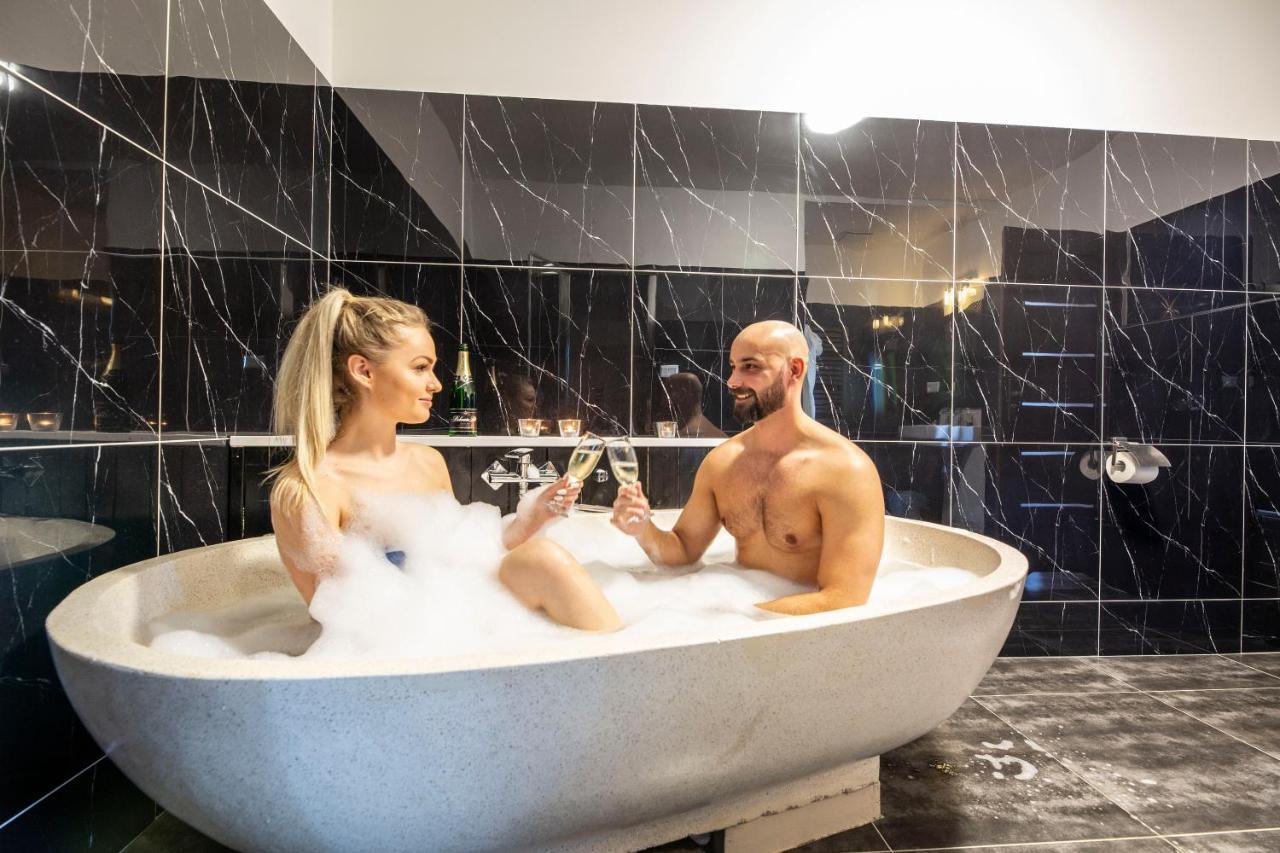 In Spirit, Hotel V Roznovskem Pivovaru - Pivni Lazne, Wellness & Cokoladovna Roznov pod Radhostem Bagian luar foto